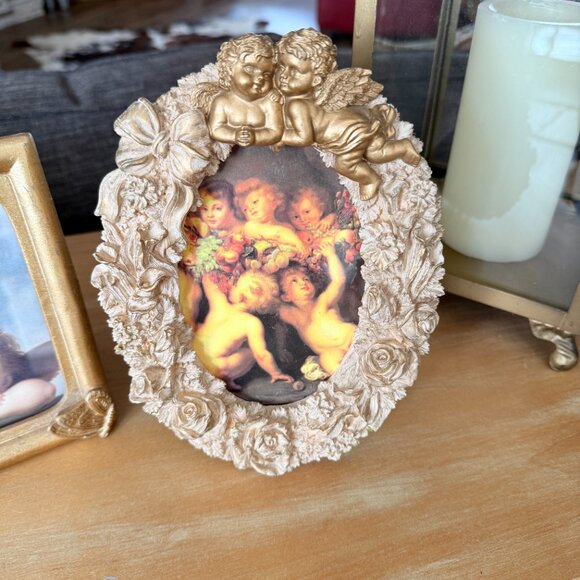 3 Vintage High Relief Gold Frames with Angel Pictures and Ceramic Gold Cherub - Picture 8 of 17